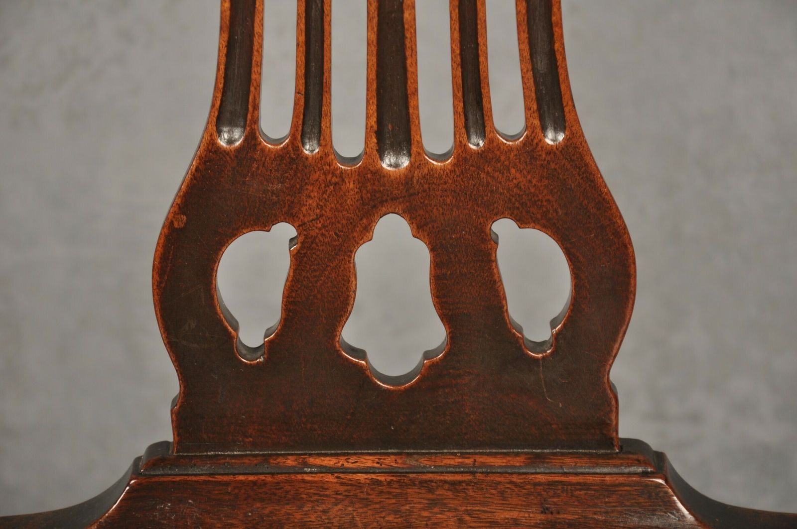 8500.0 Set Of Eight 18th Century Mahogany Hepplewhite Chairs photo