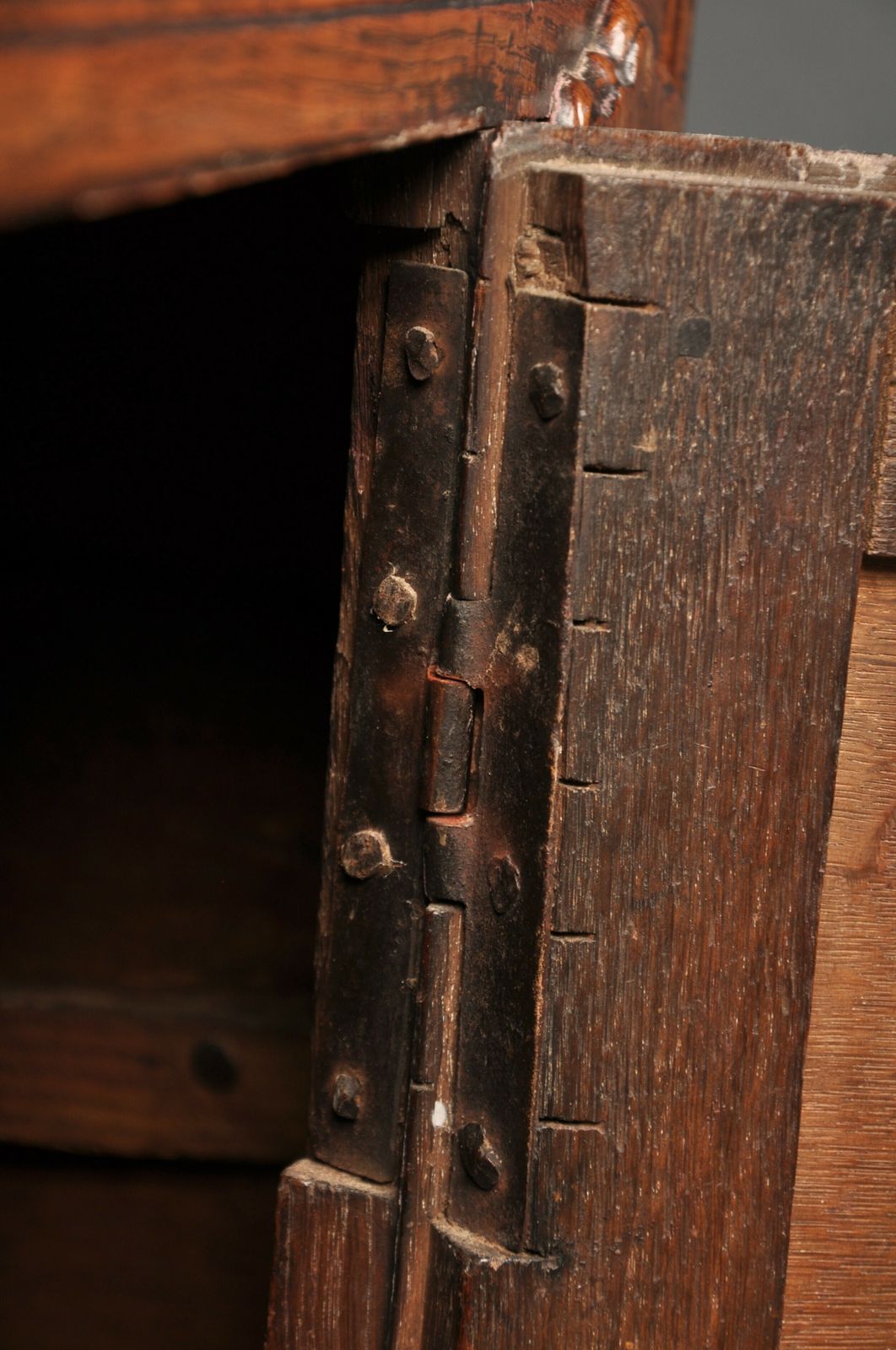 Furniture Early 18th Century Oak Dresser photo