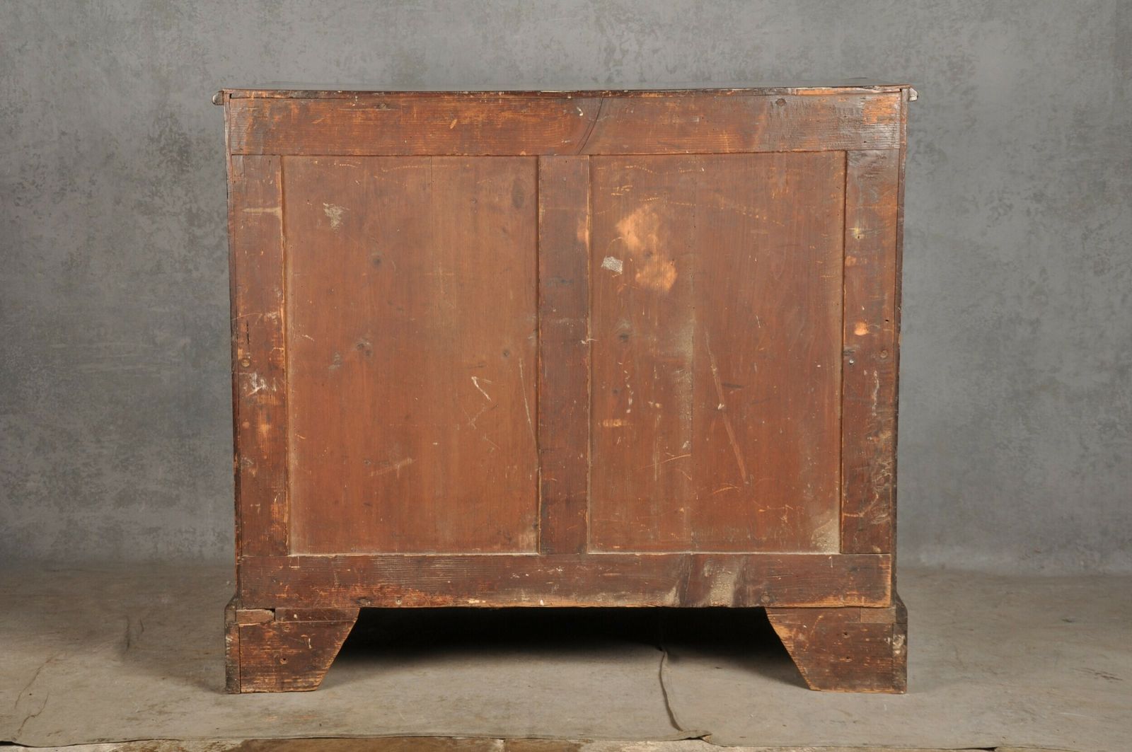 photo buy Fine 18th Century Mahogany Chest Of Drawers