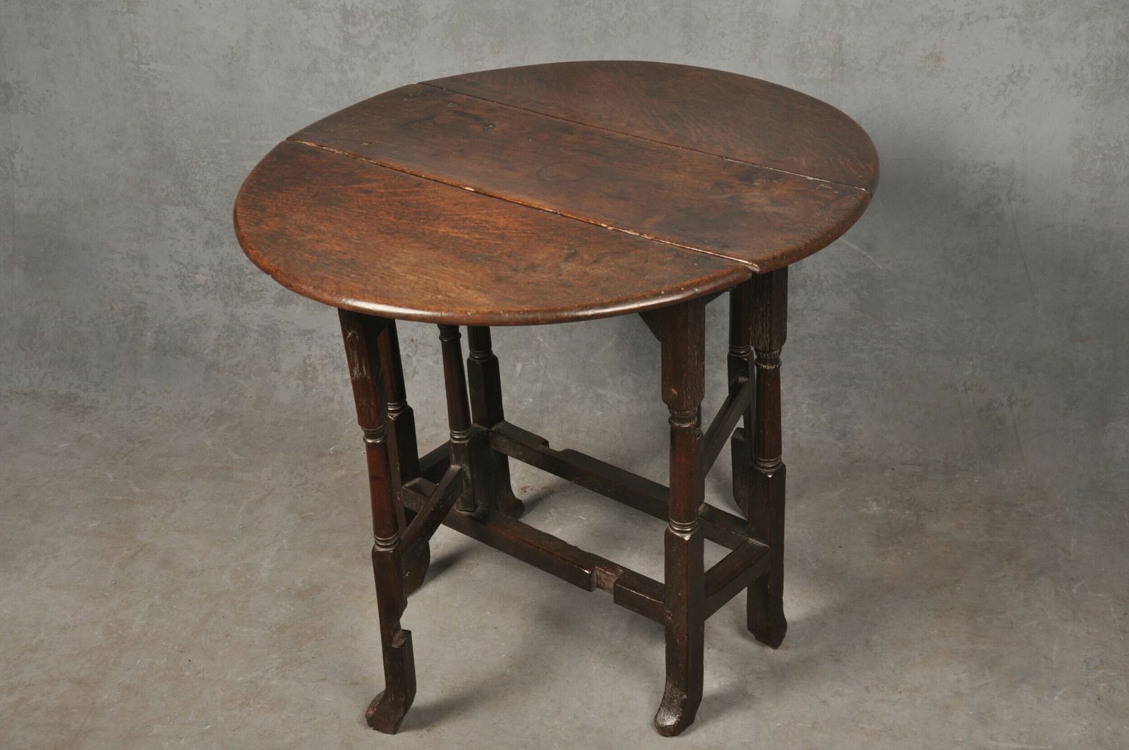 Small Queen Anne Oak Gateleg Table photo furniture