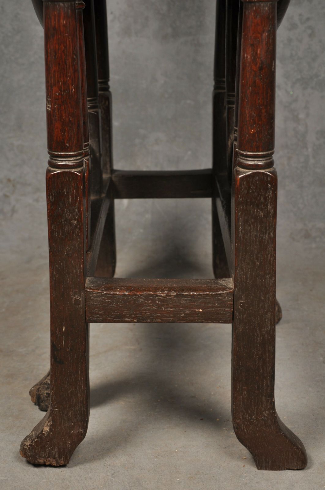 Small Queen Anne Oak Gateleg Table photo vintage