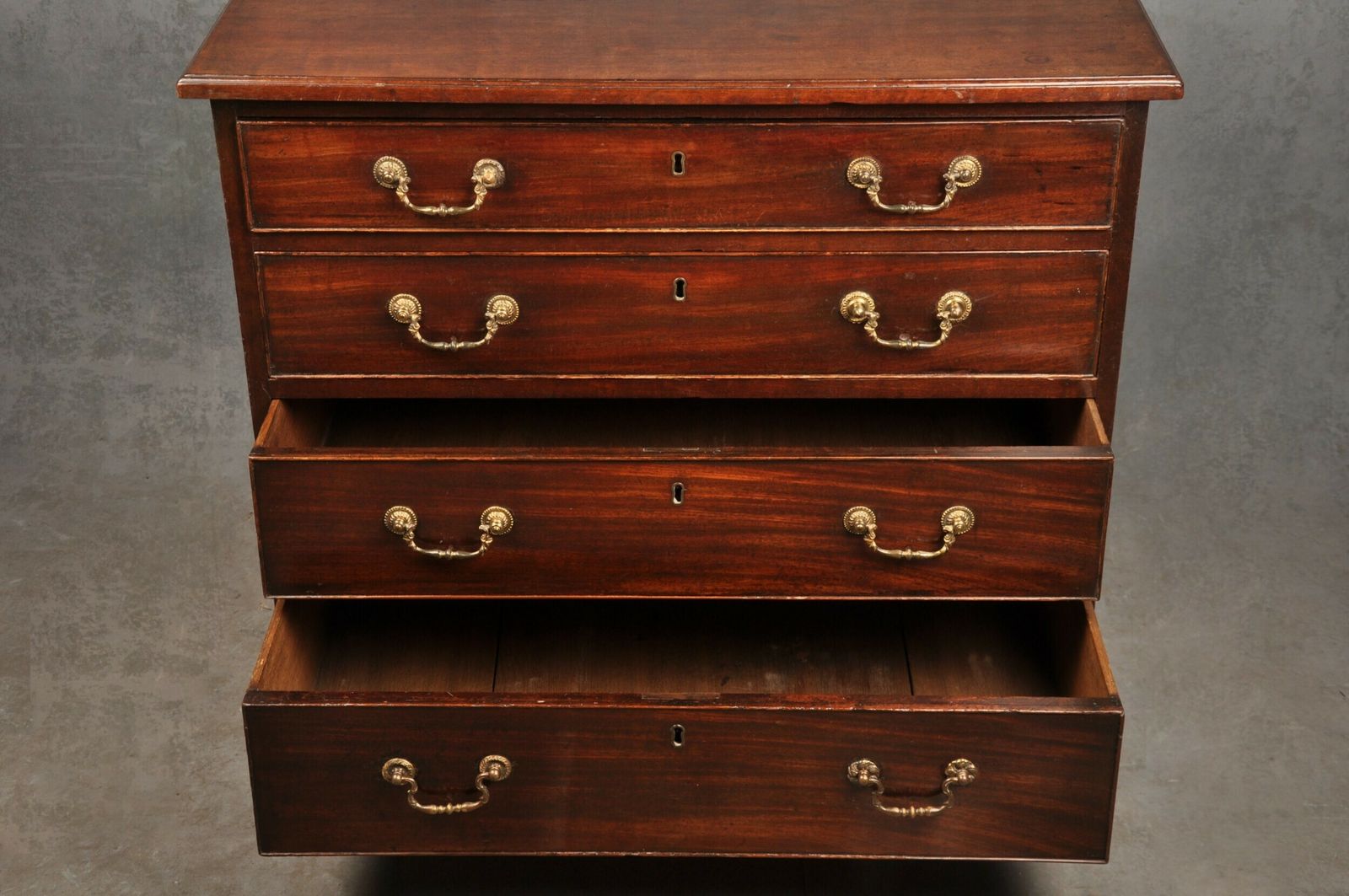 Small 18th Century Mahogany Chest Of Drawers photo vinterior