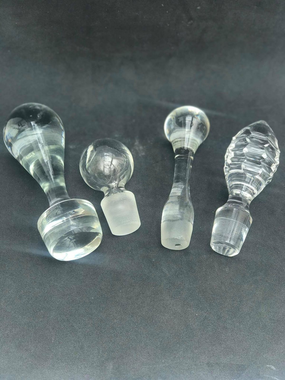 photo furniture Carafe Stopper Crystal Vintage Decanter Cap Bar Decor Weight Glass Stopper Set Of 4 Crystal Glass, Bottle Carafe Caps Collection Gift Bar