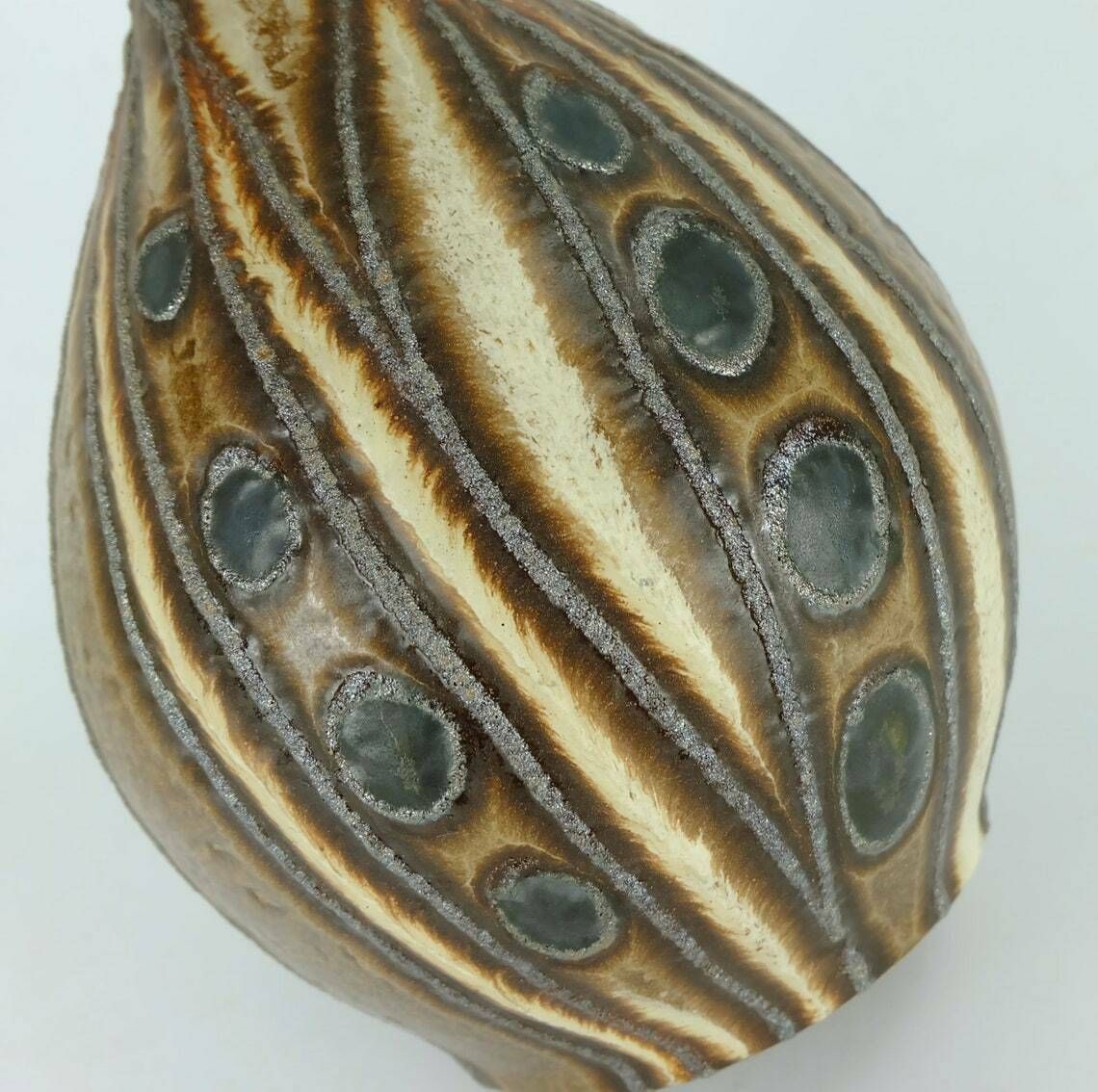 Mid Century Vase Bay Keramik Model 610 25 Fat Lava Circle And Wave Pattern Beige Brown 1970s photo 77.424