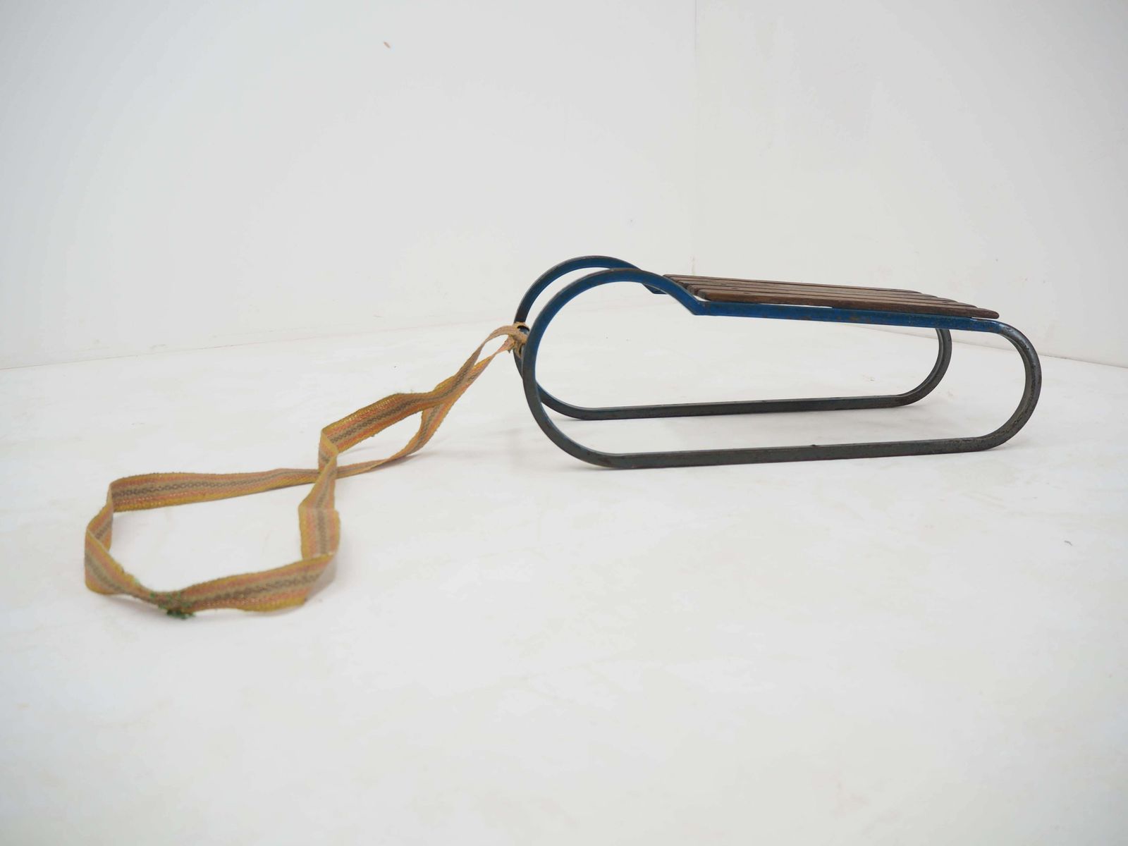 Stalen En Houten Kinderslee, Begin 20e Eeuw, Europa photo furniture