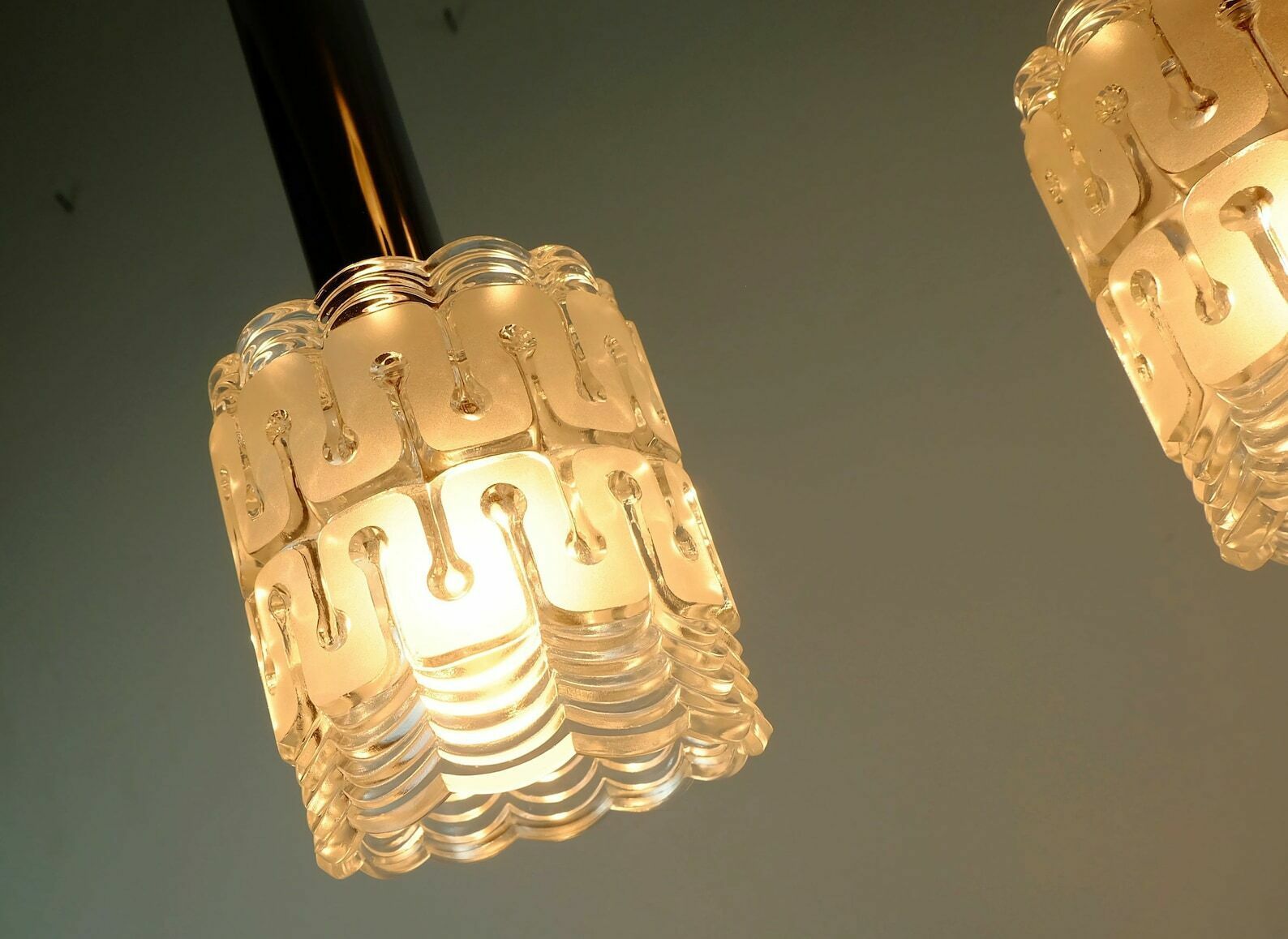 photo furniture Mid Century Modern 3 Light Pendant Lamp Glass And Chrome Hillebrand