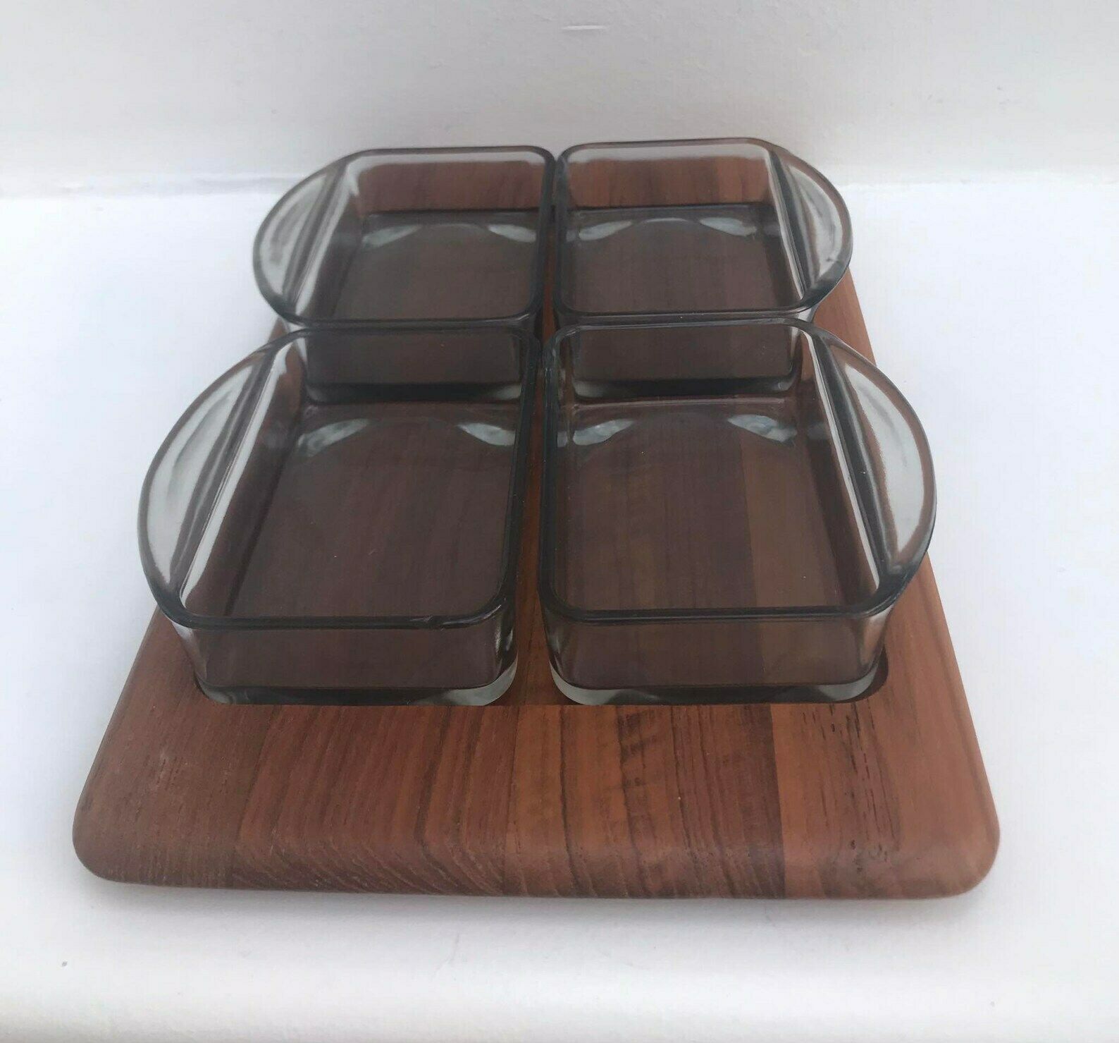 Vintage Serveerschaal Van Hout Met 4 Gerookte Grijze Glazen Bakjes – Teakhouten Deens Mid Century Modern Design, Digsmed photo furniture