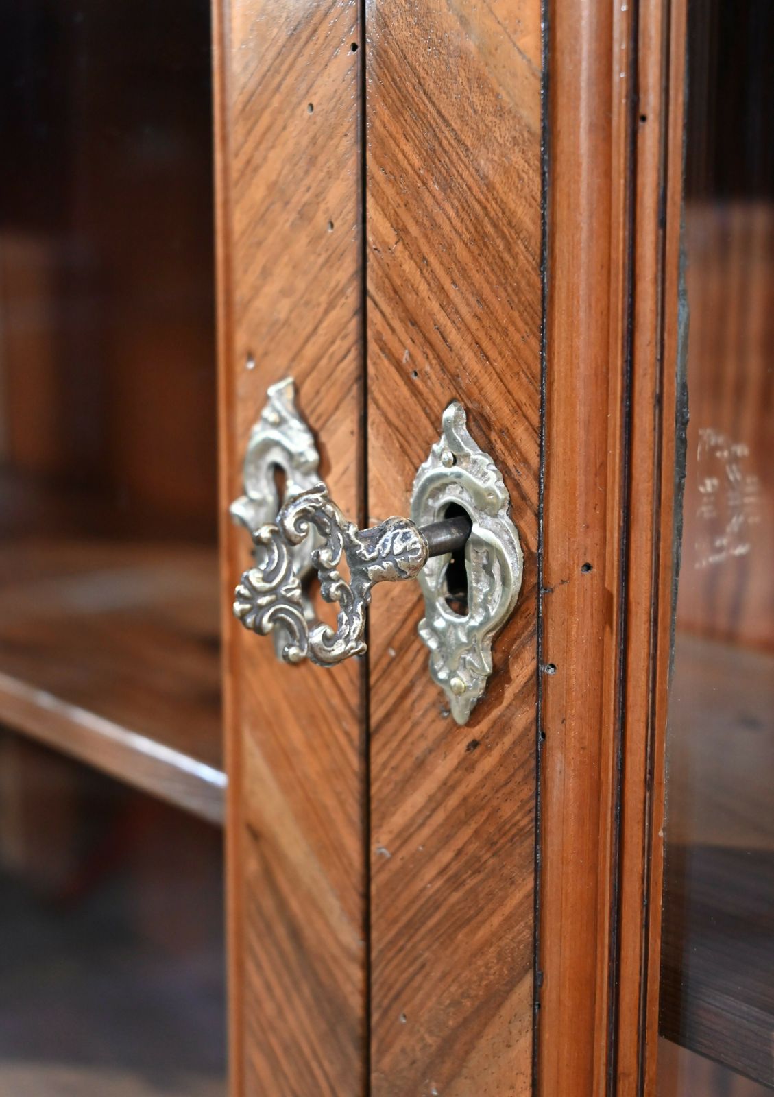 Narrow Library In Walnut And Thuya Louis XV Style Late 19th Century photo vinterior