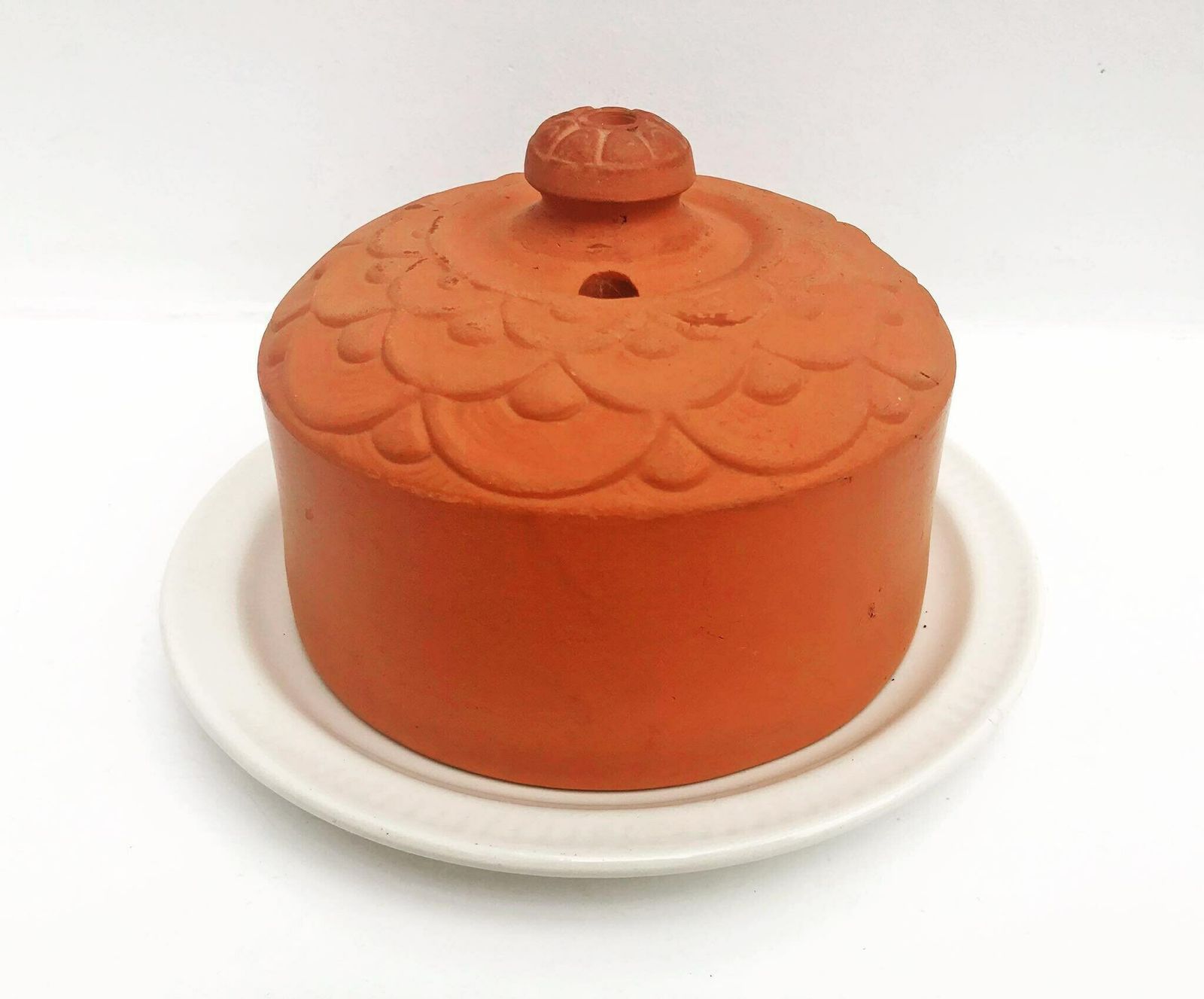 Handgemaakte Terracotta Kaasstolp/Cloche – Antiek Frans Keukenobject – Botervloot – Kaasschaal Van Saint Amand France – Geschikt Voor Kaas, Taart En Gebak photo furniture