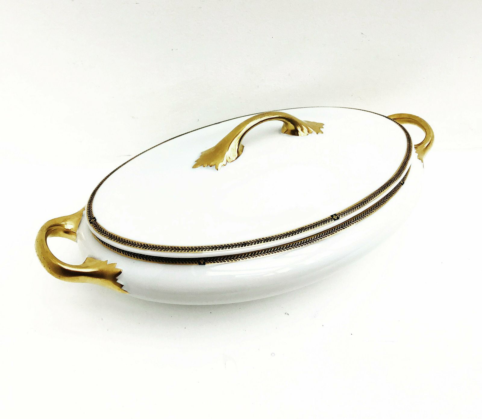Rosenthal Antique Lidded Serving Plate R.C. Kronach Porcelain Vegetables Plate With Lid Bavaria German Porcelain Covered Dish Gold 24 K photo furniture