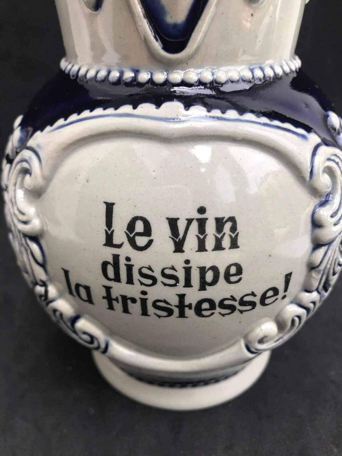 photo furniture Kan – Geglazuurd Steengoed – Wijnkan Van Een Halve Liter – Karaf – Frans – Blauw Kobalt – Fles – Oliekan – Waterkan – Uniek Cadeau