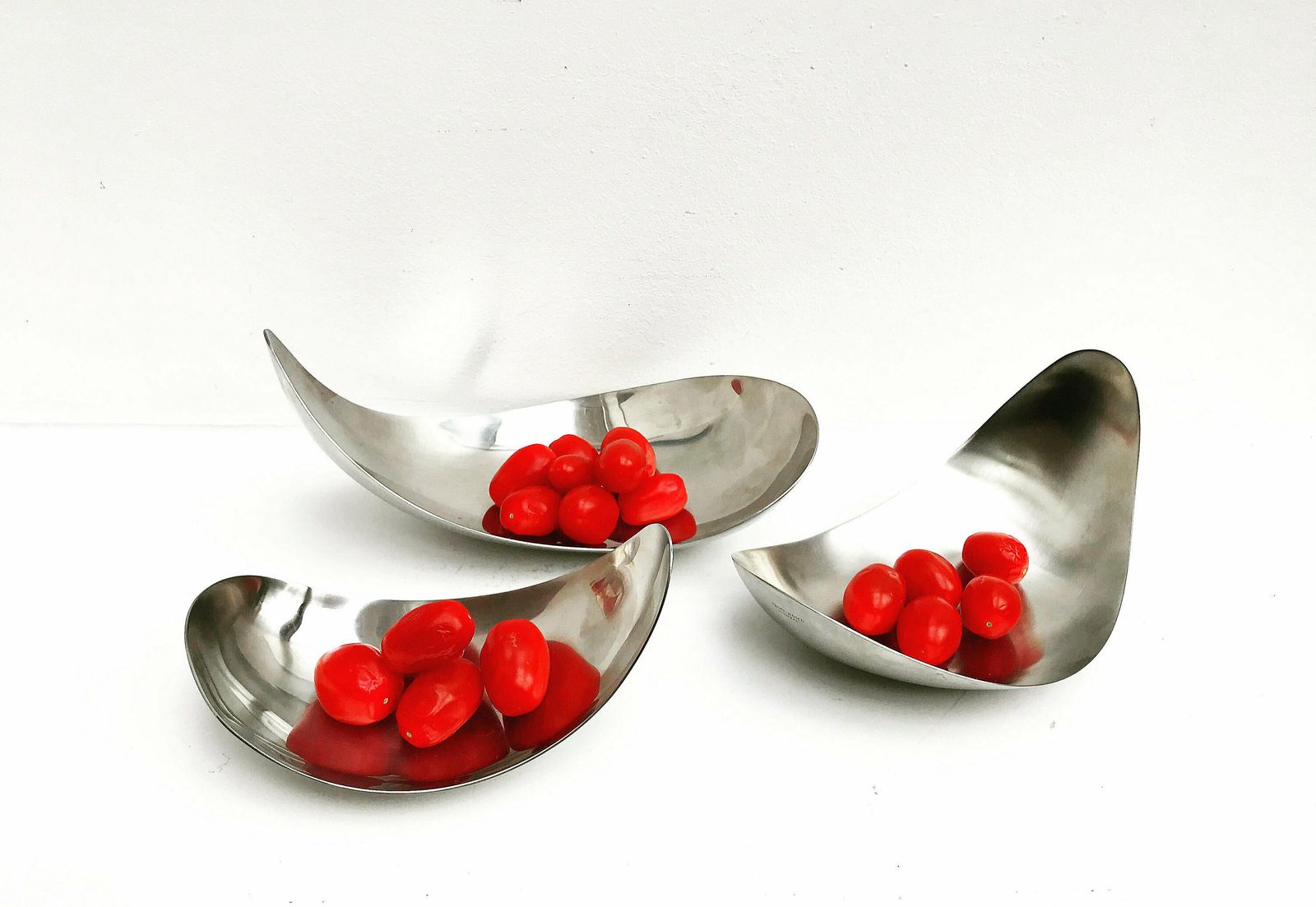 Georg Jensen Leaf Dish Set 3 In Stainless Steel By Helle Damkjaer Vintage Danish Design Scandinavian Appetizer Plates Catch All Dish Gift photo furniture