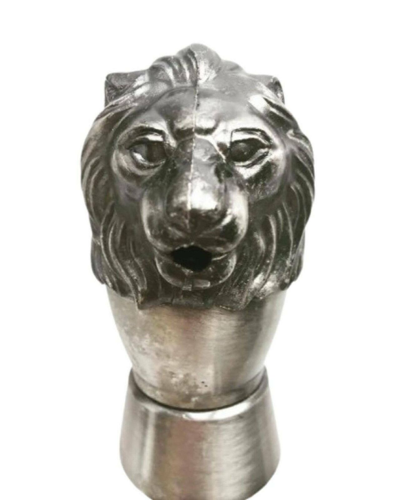 Vintage Flessenstop, Metalen Schenktuit Met Leeuwenkop, Ca. Jaren 1950 – Bijzonder Dierlijk Vormgegeven Metalen Stuk photo for sale