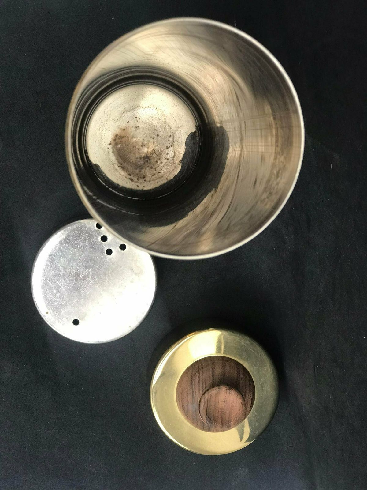 photo furniture Cocktail Shaker Vintage Tommi Parzinger, Brass Walnut Hollywood Regency Italian Cylinder Brass Made In Italy 1970s Gift Collector