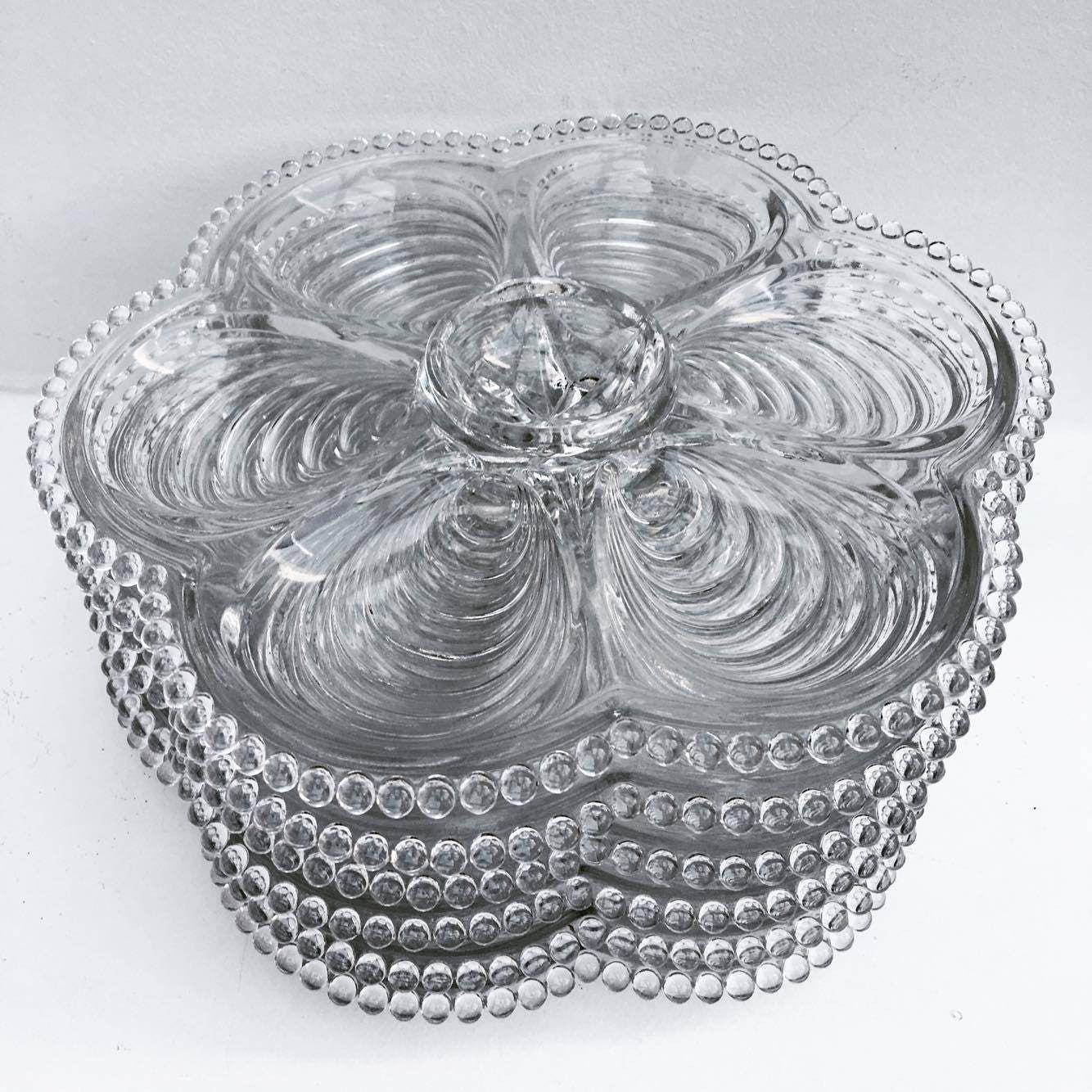 photo for sale Oesterschaal Helder Glas | 1 Oesterschaal Met Glazen Kralen | Verzamelaarsschaal Collectie. Oesterschaal, Oesterborden Transparant Glas