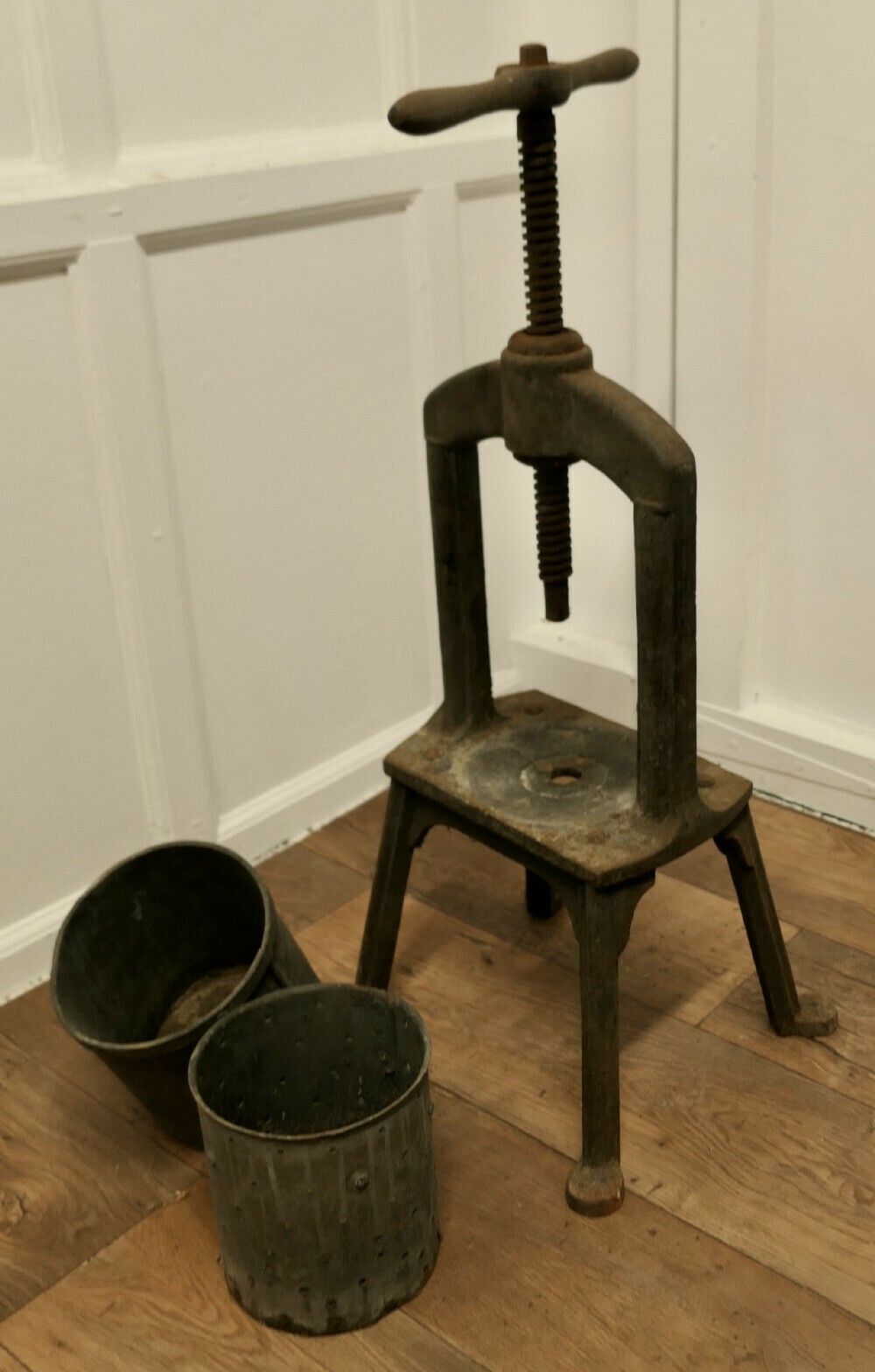 A Maw And Sons 19th Century Cast Iron Tincture Press photo 714.0