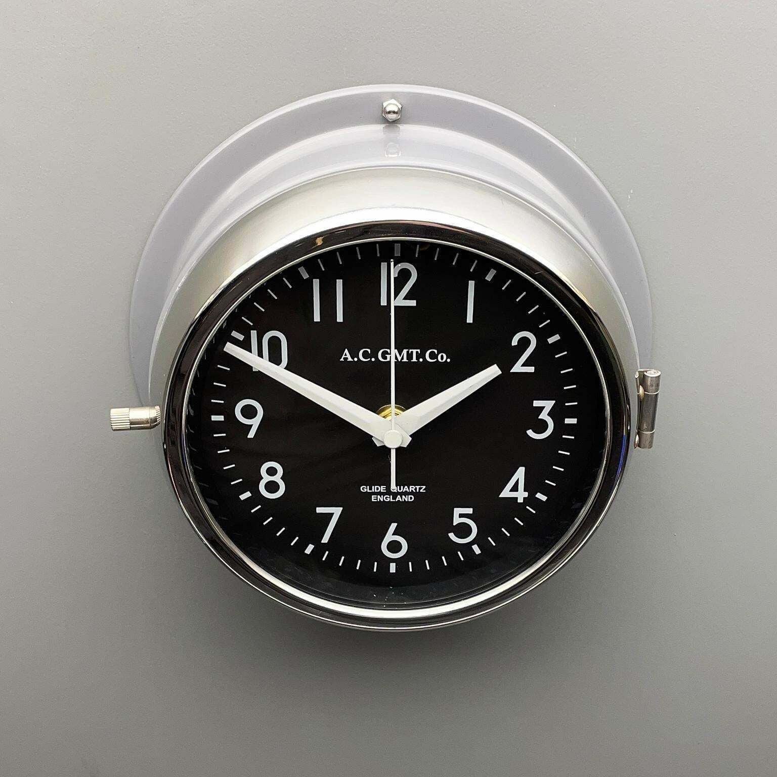 photo vintage 1970''S British Ultimate Grey /Monochrome Black Ac Gmt Co. Classic Wall Clock