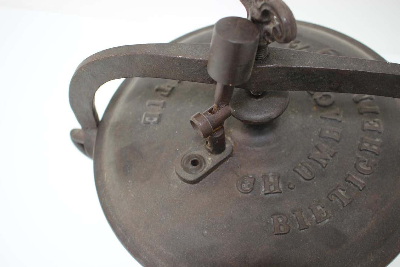 Pressure Cast Iron Pot Ch Umbach Bietigheim, 1910s photo 275.0
