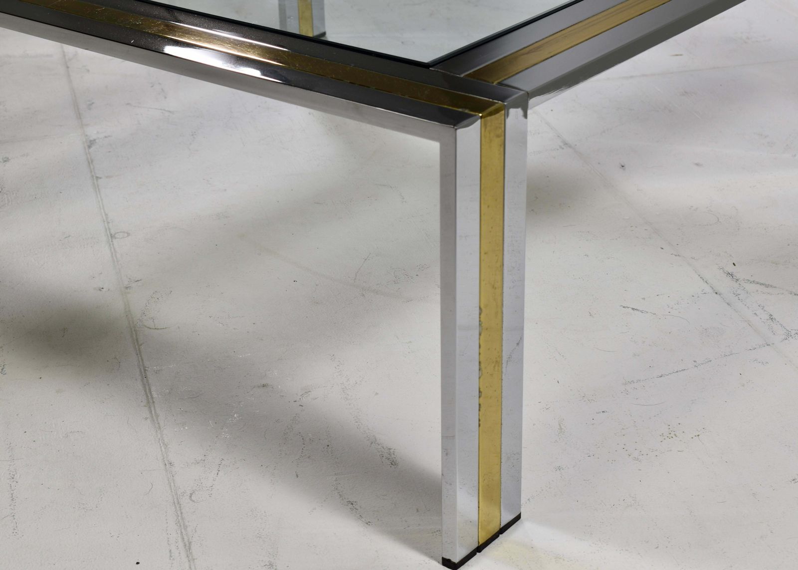 photo vintage Renato Zevi Square Coffee Table In Brass Chrome And Glass   Italy, Circa 1970