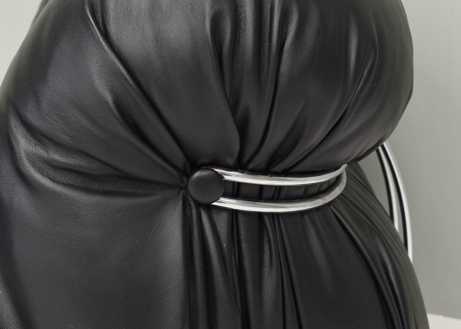 photo vintage Soriana Chair And Ottoman By Tobia Scarpa For Cassina Black Leather, Italy, 1969