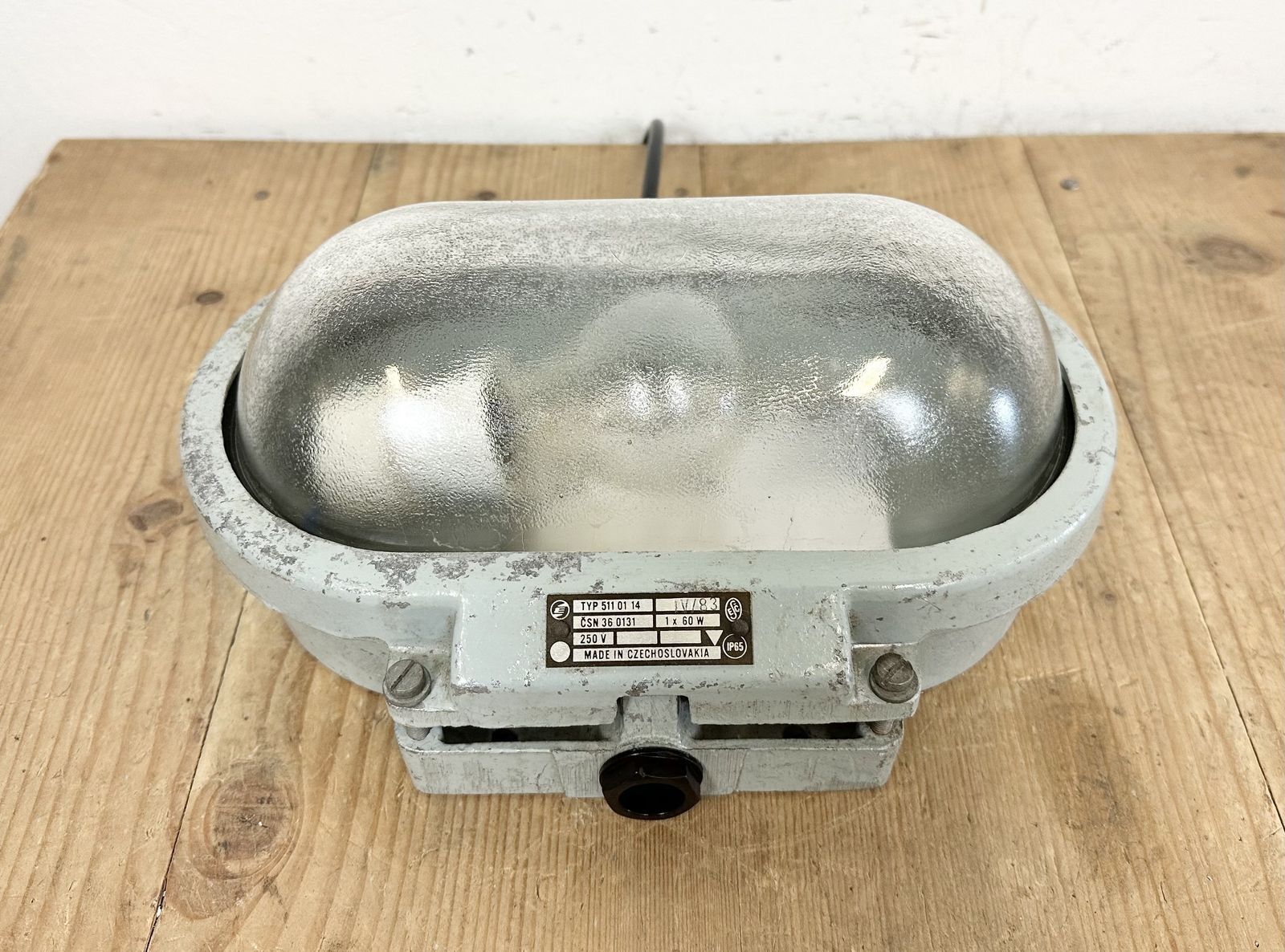 Industrial Cast Aluminium Wall Light With Frosted Glass From Elektrosvit, 1970s, 7x photo vinterior