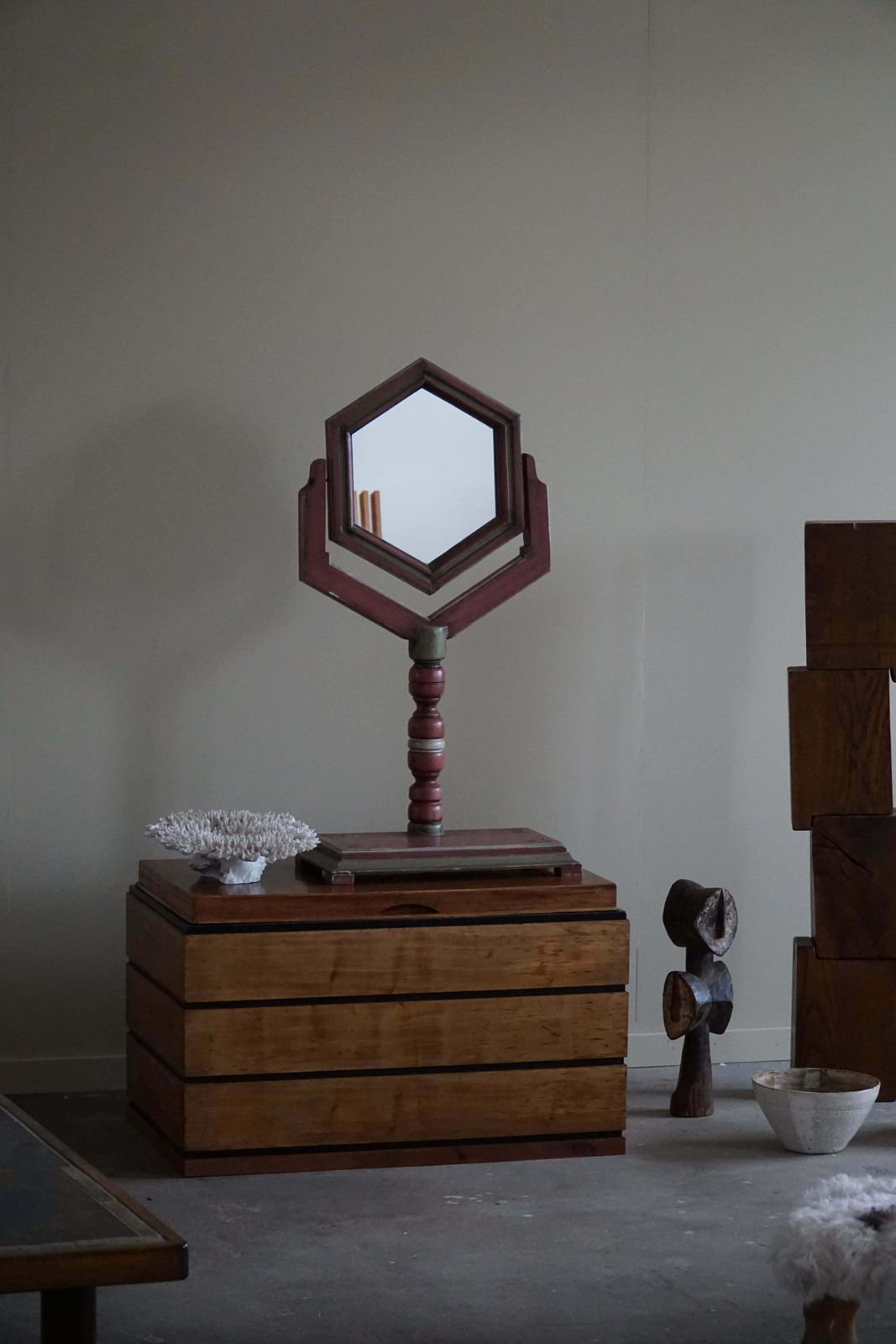 A Table Mirror In Pine By A Swedish Cabinetmaker, Folk Art, Early 20th Century photo vinterior