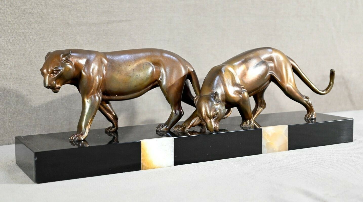 Group Of Lionesses In Spelter, Art Deco – 1940 photo furniture