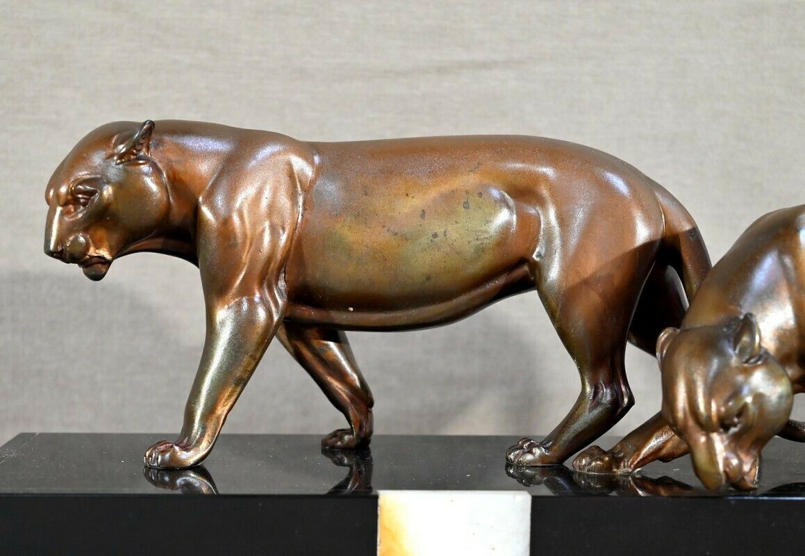 Group Of Lionesses In Spelter, Art Deco – 1940 photo vinterior