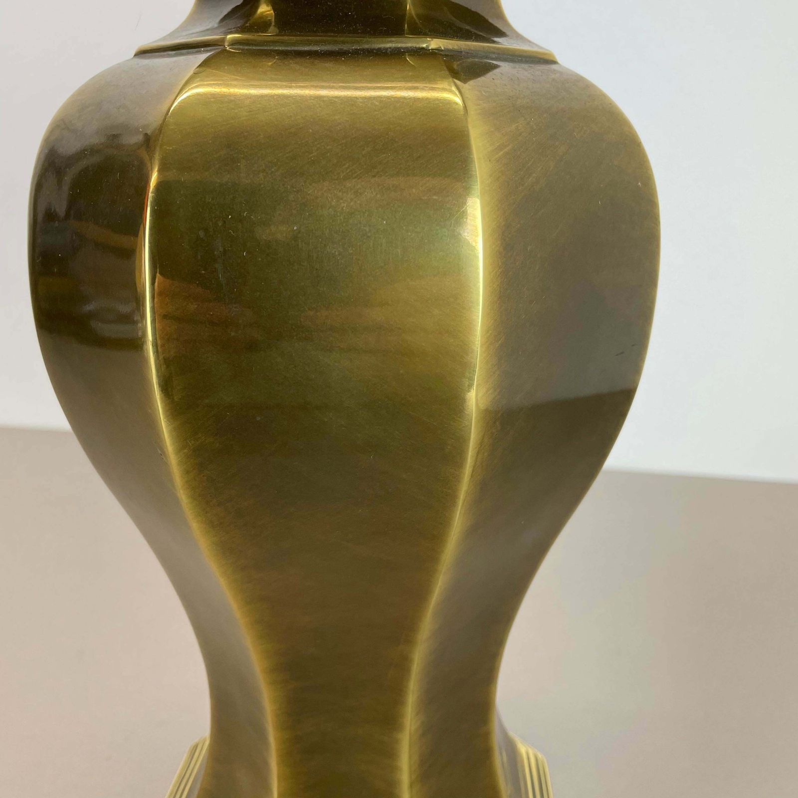photo vintage Original Hollywood Regency Stilnovo Style Brass Sputnik Table Light, Italy 1970s