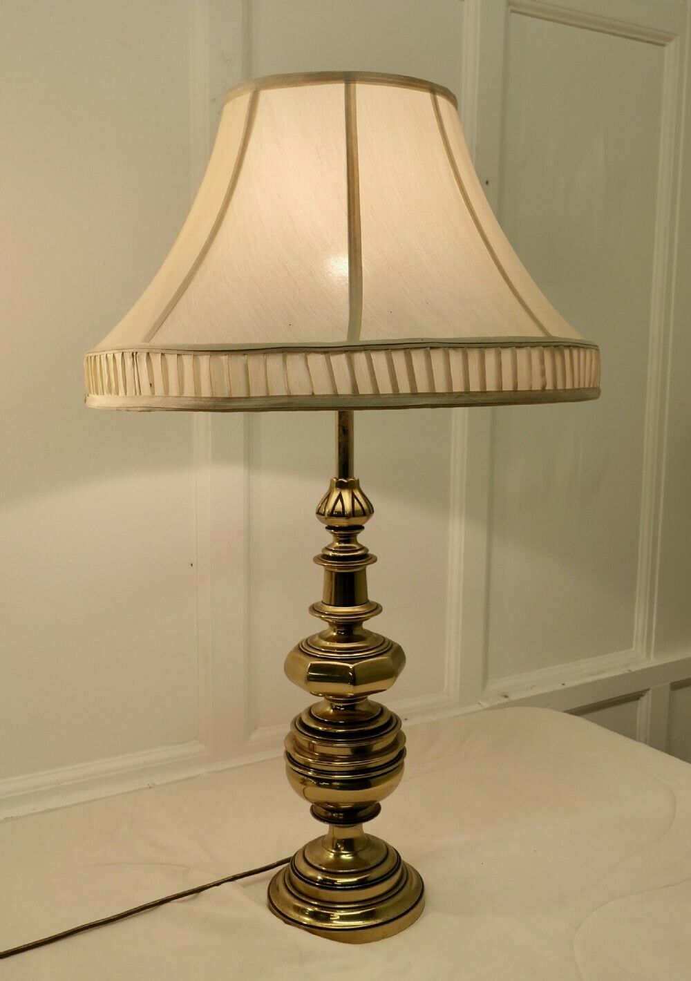 A Pair Of Superb Quality Large Bulbous Brass Table Lamps photo furniture