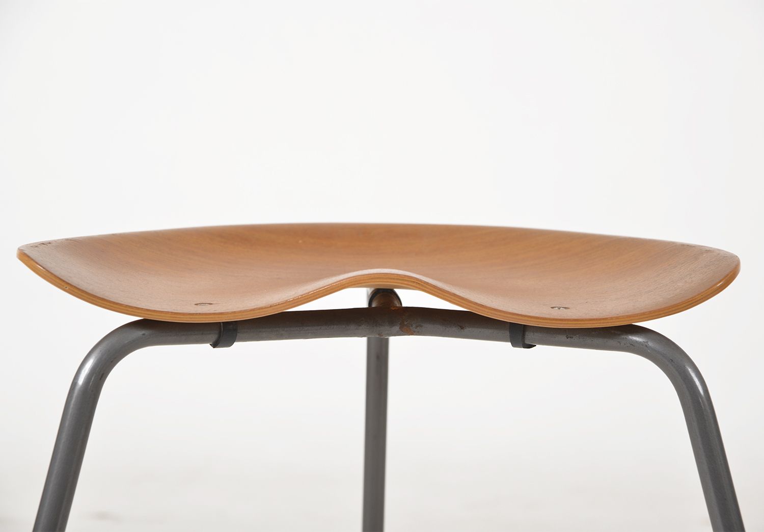 1960s Curved 3 Legged Teak Plywood Stool By Astor Glibstrup For Frederikssund Mobelfabrik, Denmark photo 450.0
