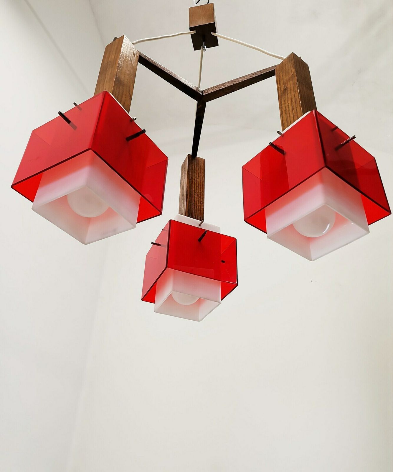 Harvey Guzzini 3 Cube Pendant Light / Midcentury Meblo Yugoslavia / Plexiglas, Wood And Metal Chandelier / Space Age Geometric Hanging Light photo for sale