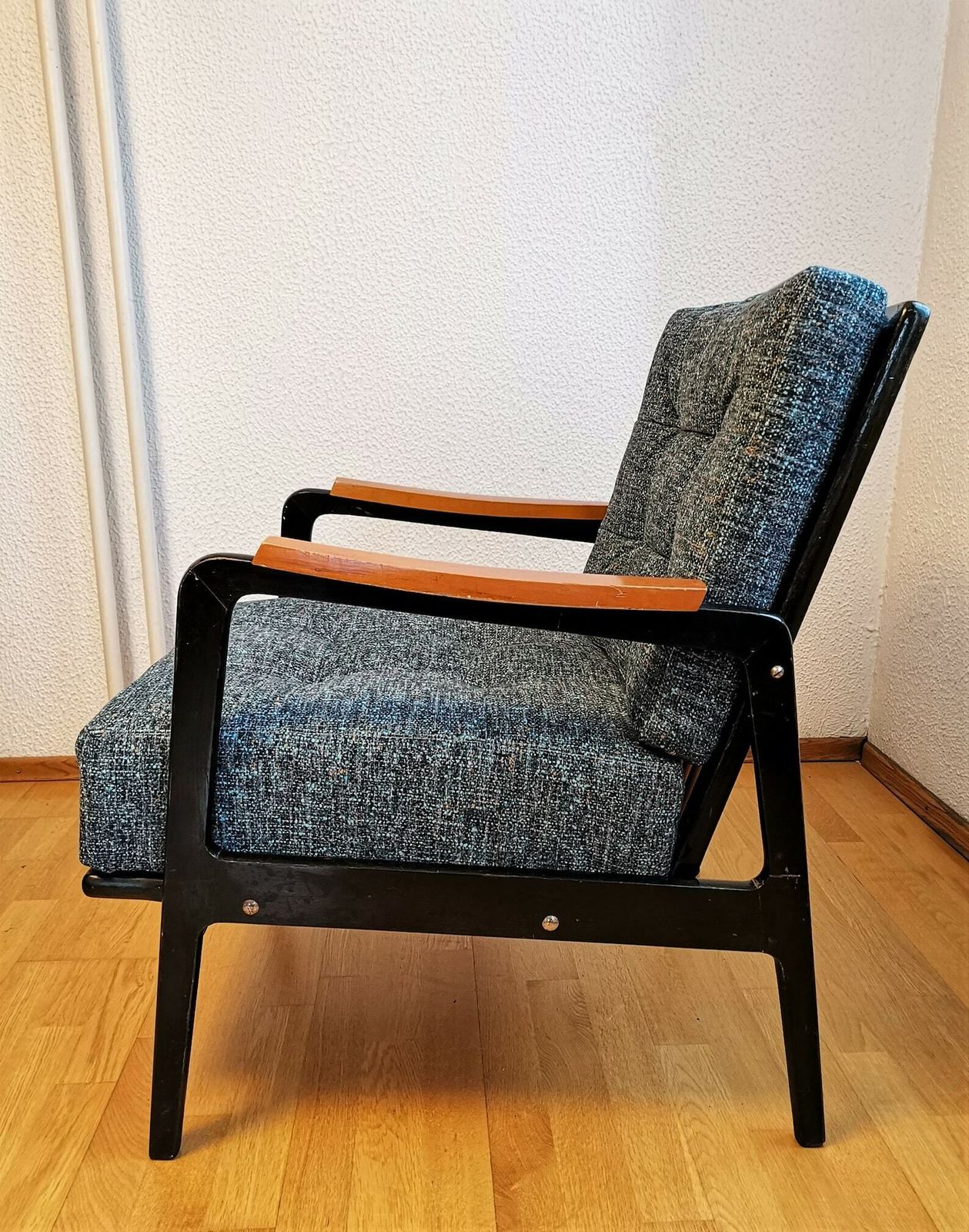 Opnieuw Beklede Boucléfauteuil / Deense Stijl Fauteuil / Mid Century Modern Fauteuil / Easy Chair / Fauteuil Met Kussens photo vinterior