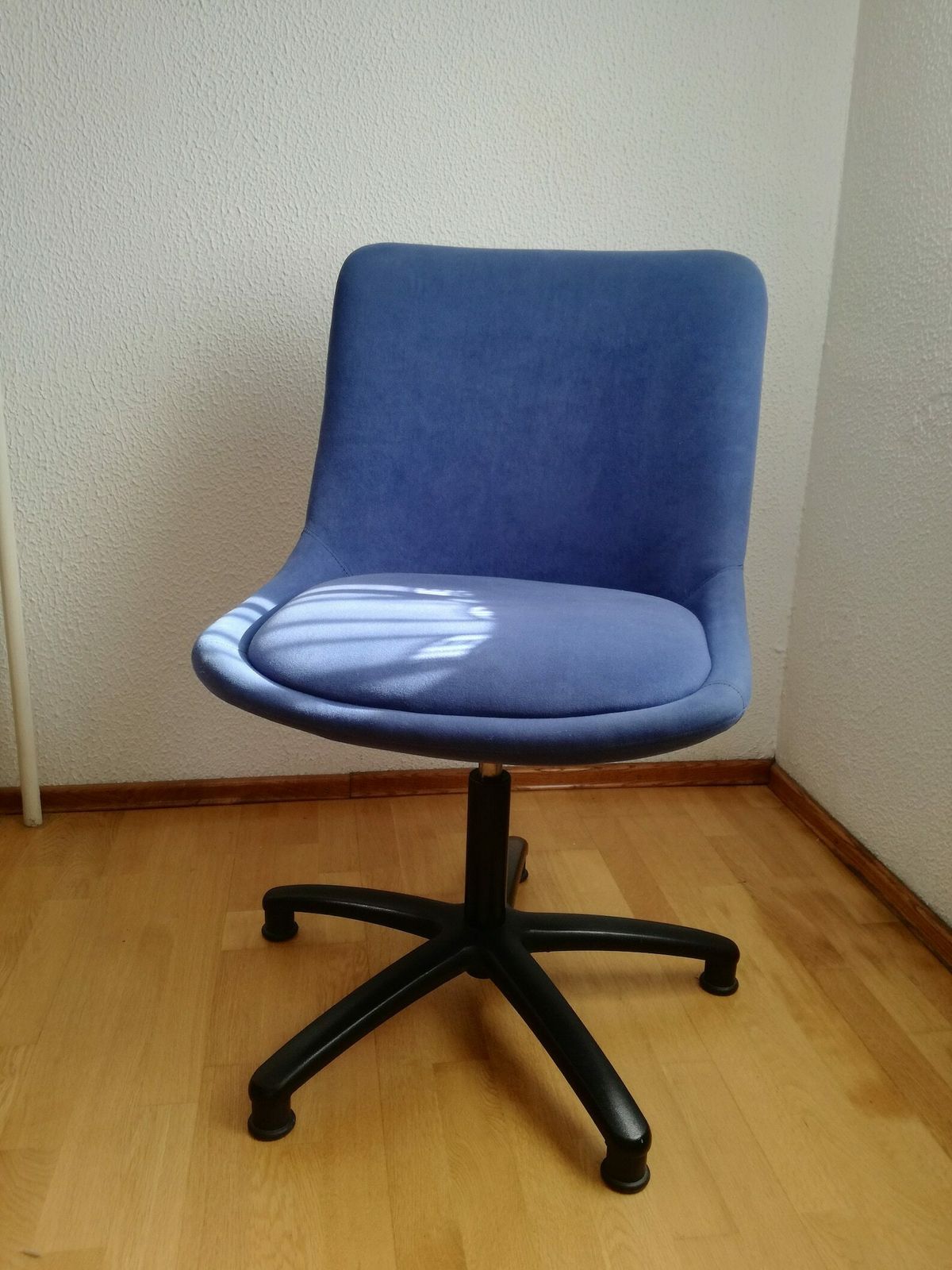 Mid Century Bureaustoel / Blauwe Bureaustoel Met Wielen / Jaren 70–80 Joegoslavië / Draaibare Fauteuil / Retro Kantoor photo buy