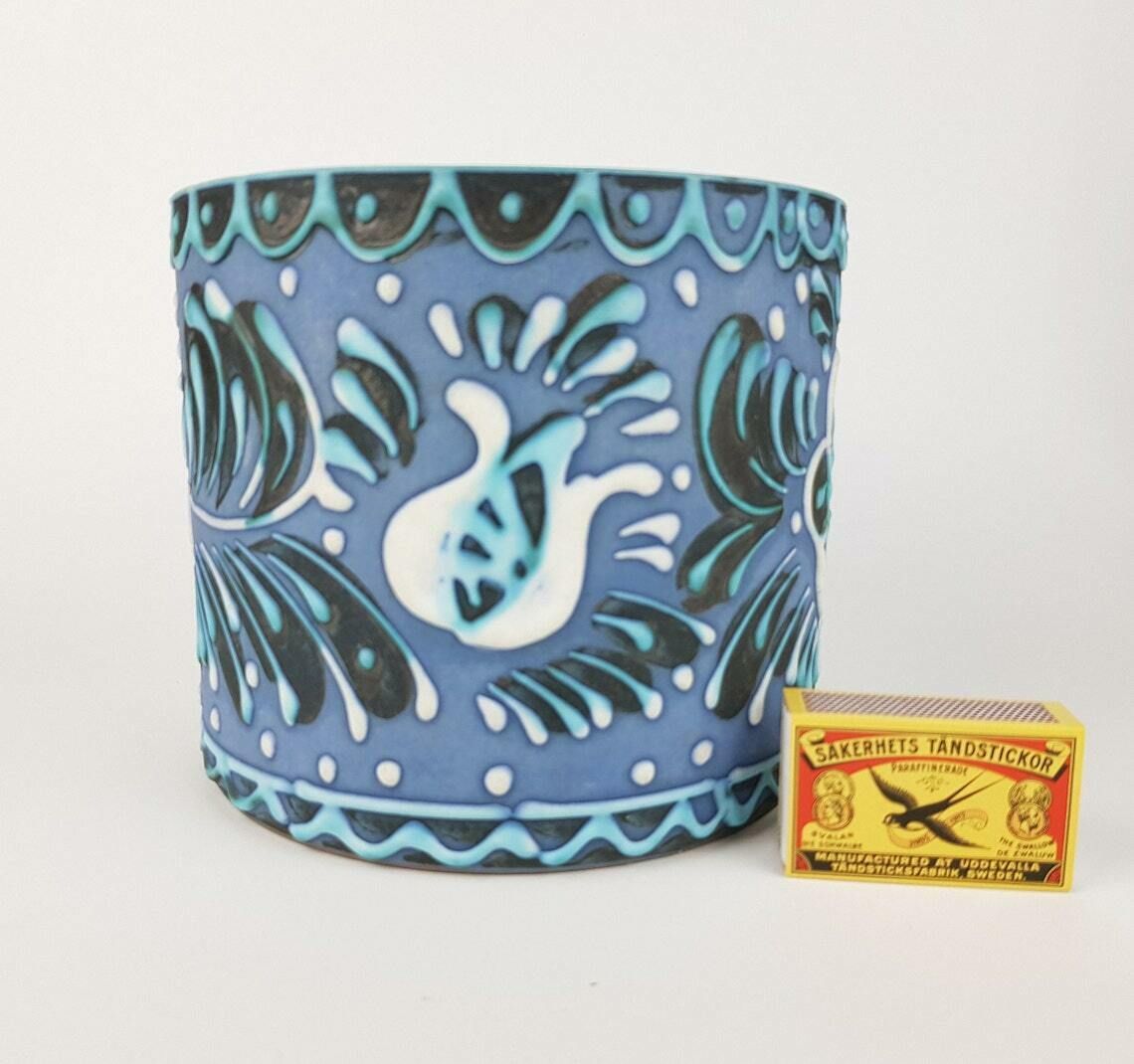 Vintage Marei Keramik blauw handgeschilderde plantenbak bloempot West-Duits aardewerk ca. jaren 1960 photo furniture
