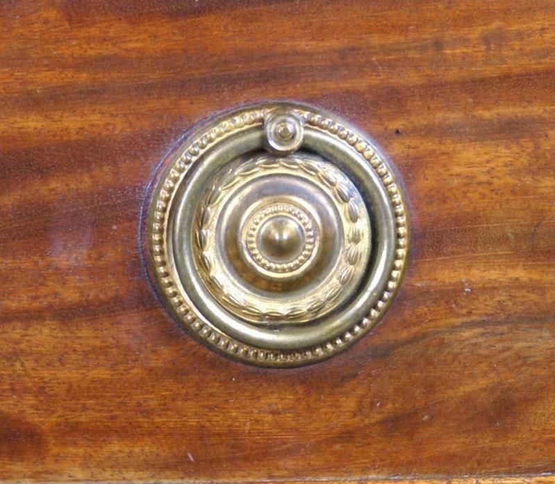 An Elegant Georgian Bow Front Chest photo 2275.0