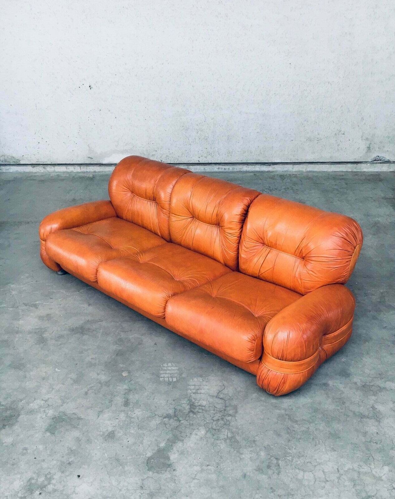 Italiaans Design Leren 3 Zitsbank, Mid Century Modern, Jaren 1970 photo for sale