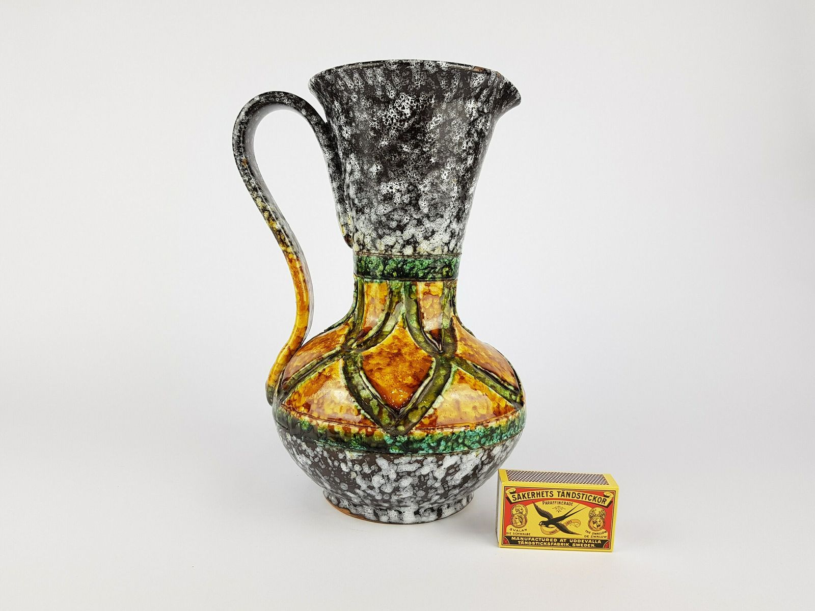 Vintage Nuovo Rinascimento Ceramiche Vase Black White Green And Yellow 1970s Italian Pottery photo furniture