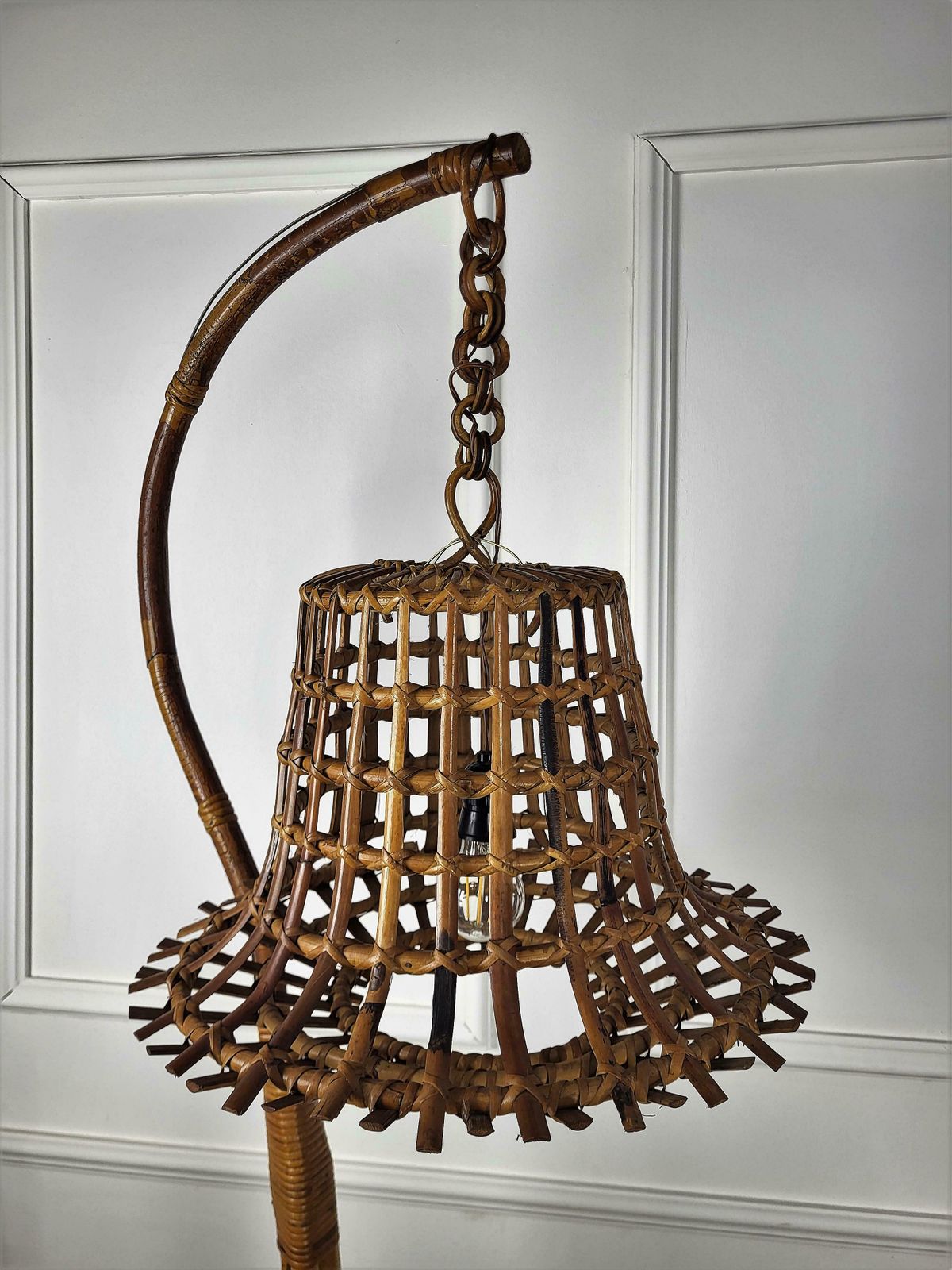 1960s Italian Bamboo Rattan Bohemian Modernist Tall Floor Lamp Hanging Lantern photo vinterior