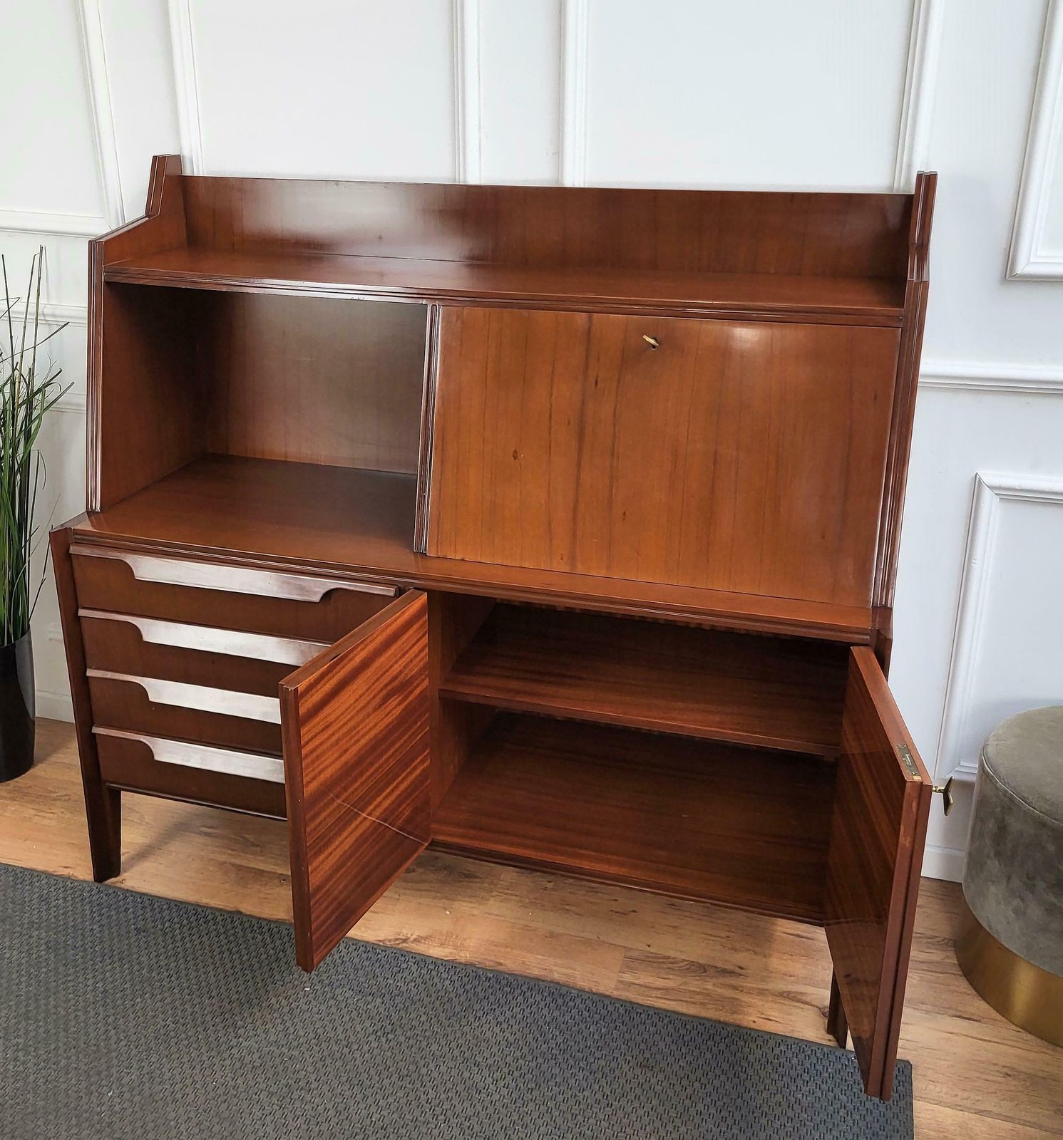 1960s Italian Art Deco Mid Century Walnut Wood Credenza Sideboard Bar Cabinet photo for sale