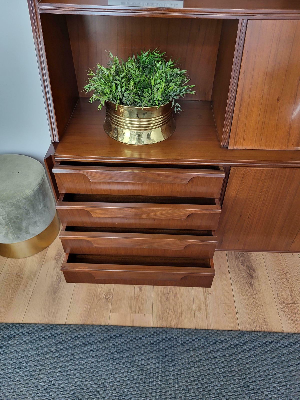 1960s Italian Art Deco Mid Century Walnut Wood Credenza Sideboard Bar Cabinet photo vinterior