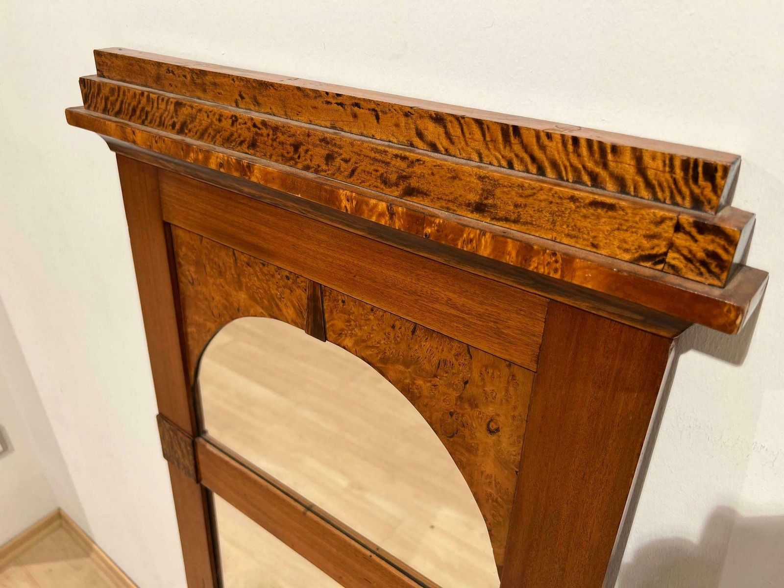 Biedermeier Mirror, Mahogany, Birch And Thuja Roots Wood, Austria, Circa 1820 photo vinterior