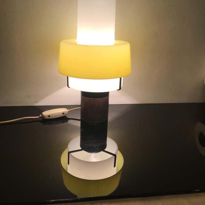 photo vintage Stilnovo Table Lamp Brass Opaline Glass Plexiglas 1950s Italy