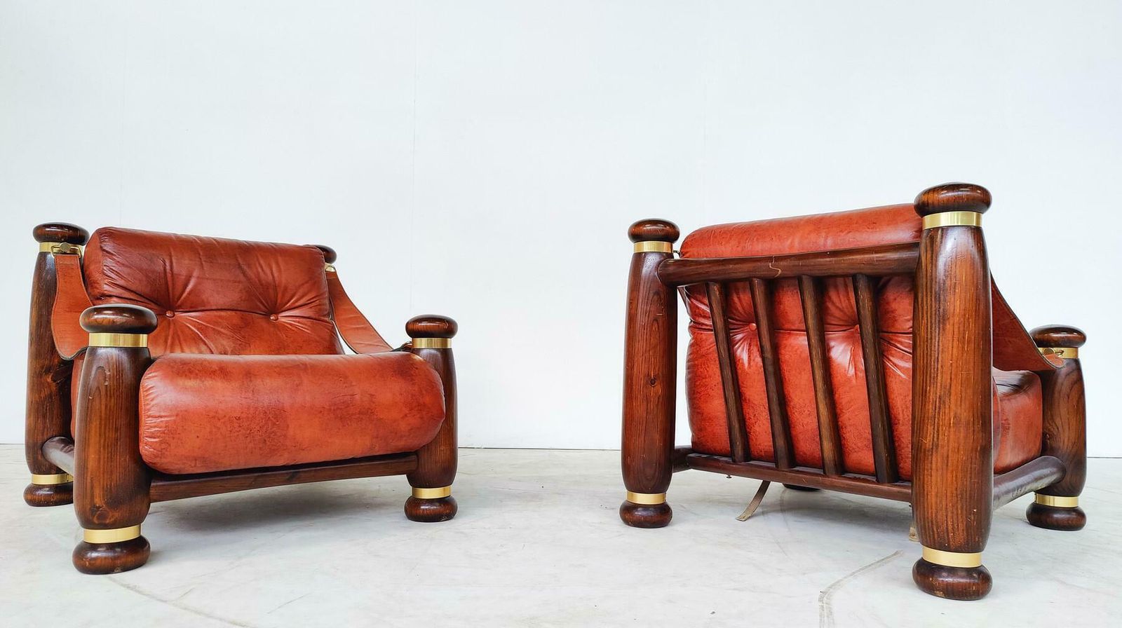 photo furniture Mid Century Modern Seating Set, Leather And Wood, Italy, 1970s, Original Leather