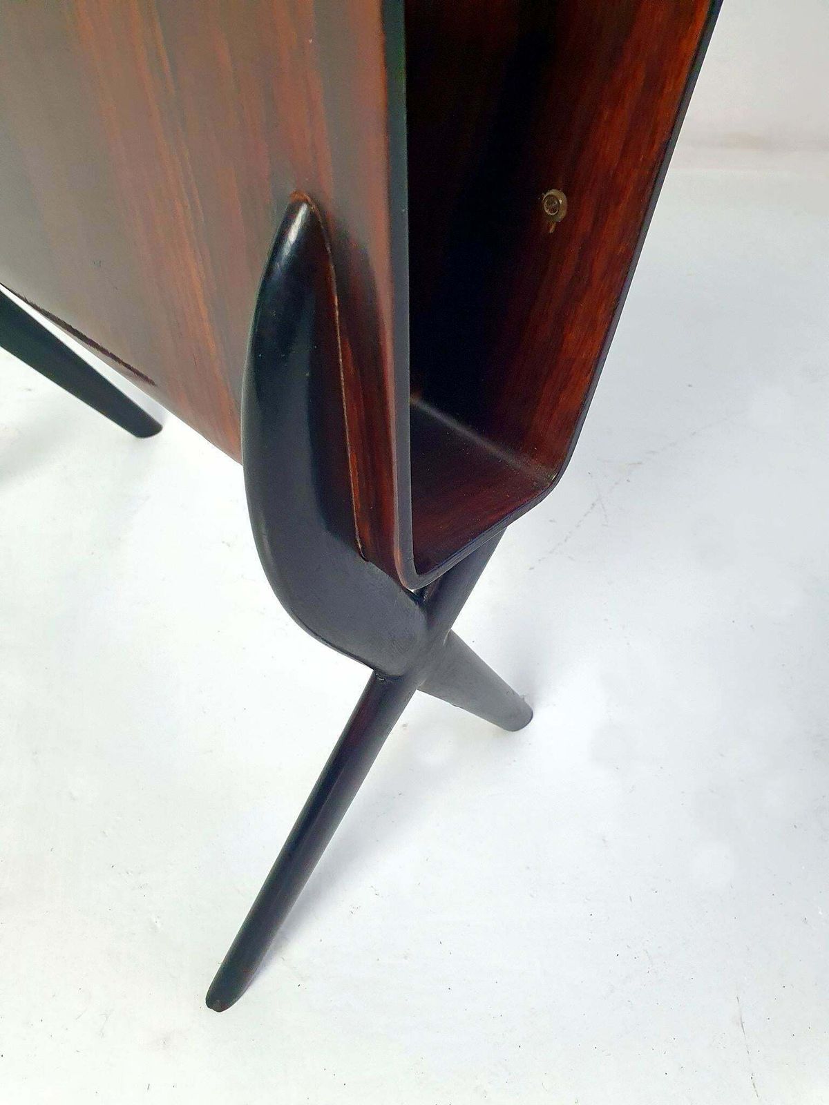 Midcentury Magazine Rack In The Manner Of Ico Parisi, Italy photo vinterior