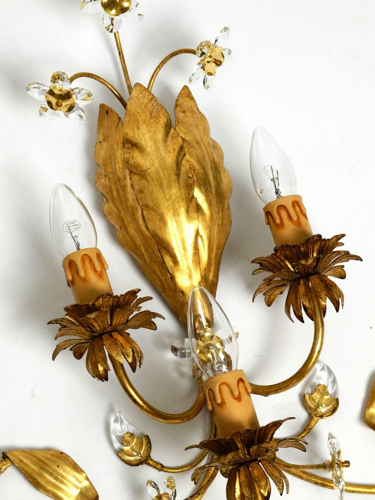 Pair Of Elegant Gold Plated Italian 1980's Floral Regency Murano Glass Sconces photo vinterior