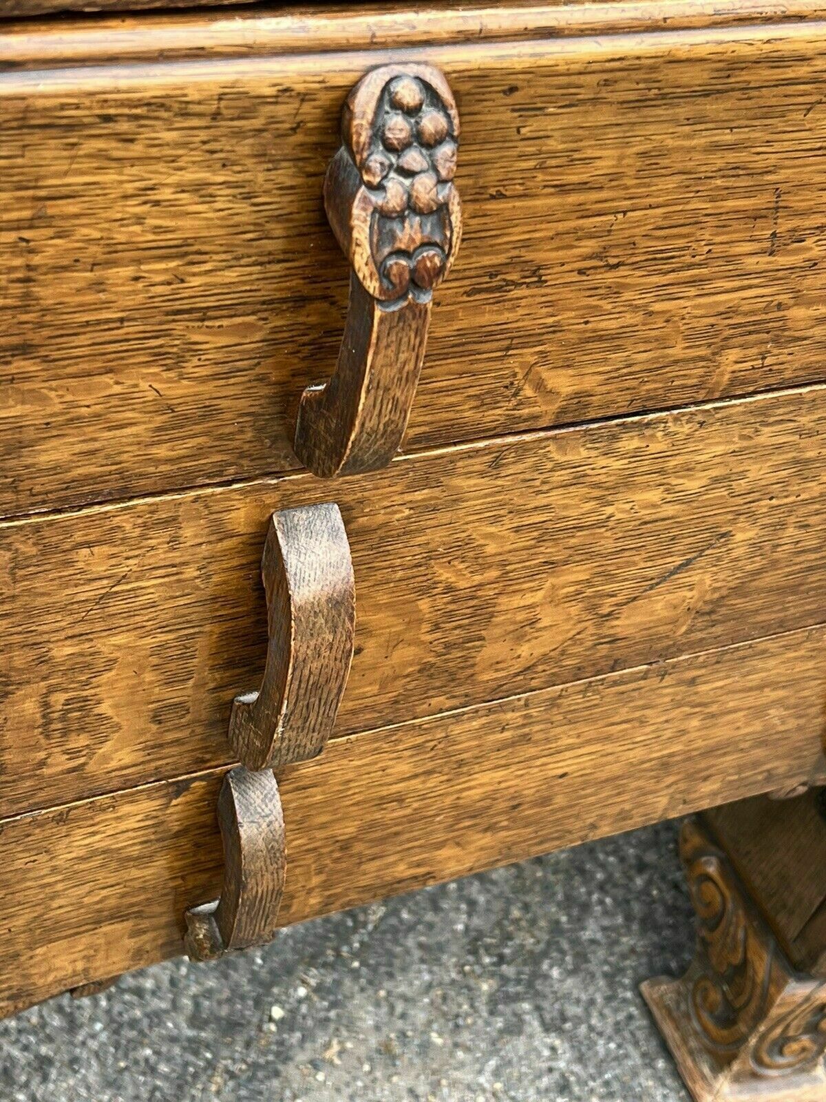 photo vinterior Art Deco Oak Sideboard. Circa 1930’s. Carved With Flowers Lots Of Storage