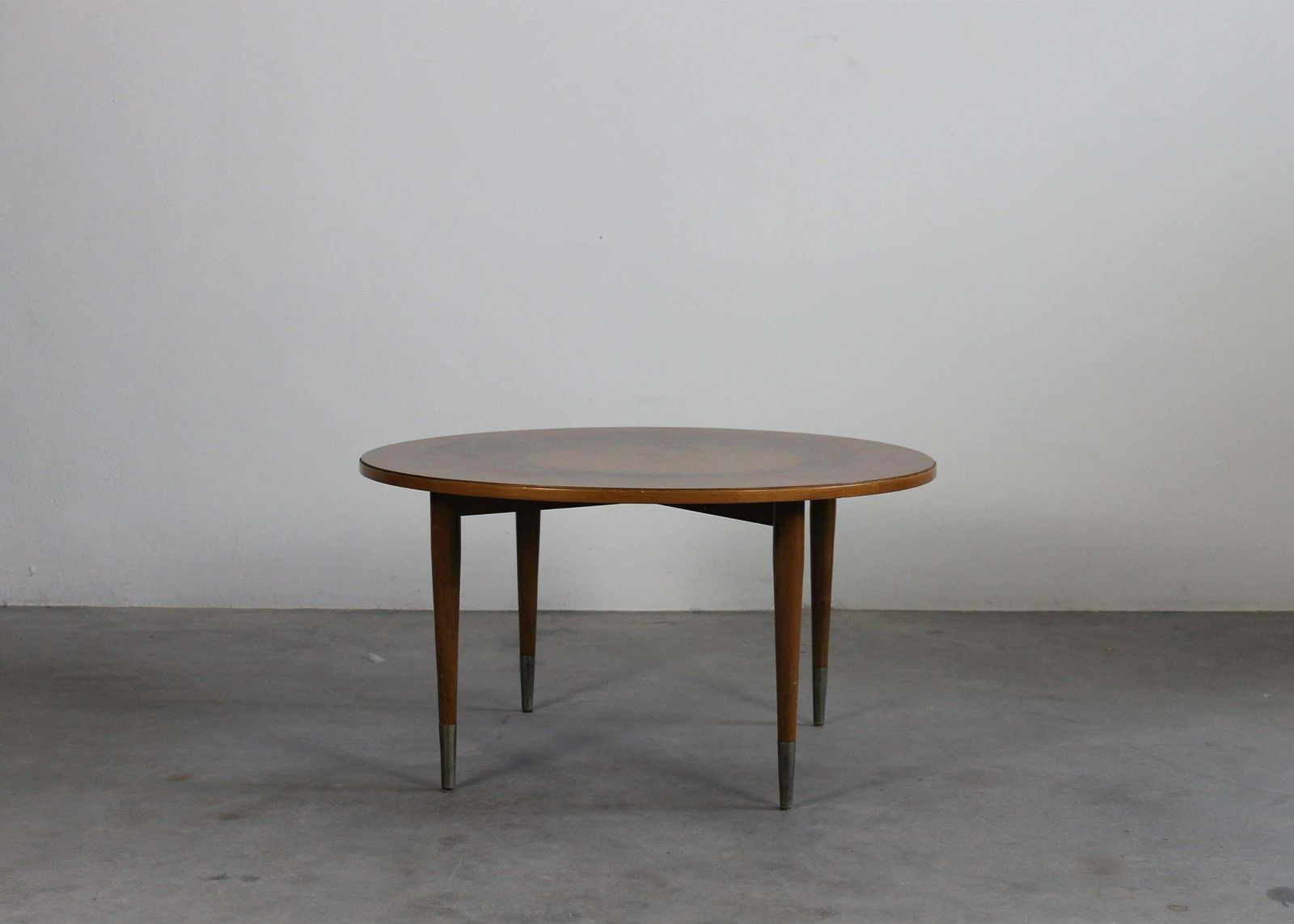 Gio Ponti (Attribuite To) Round Coffee Table In Walnut And Metal Italian Manufacture 1950s