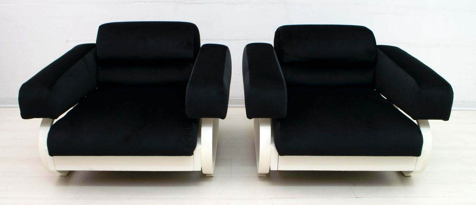 Pair Of Mid Century Modern Italian Velvet Armchairs, 1960s photo vintage