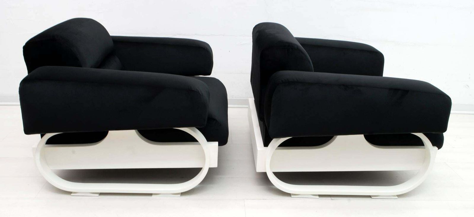 3948.0 Pair Of Mid Century Modern Italian Velvet Armchairs, 1960s photo